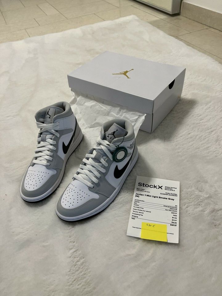 Jordan 1 Mid Light Smoke grey in Hessen - Heusenstamm | eBay Kleinanzeigen  ist jetzt Kleinanzeigen