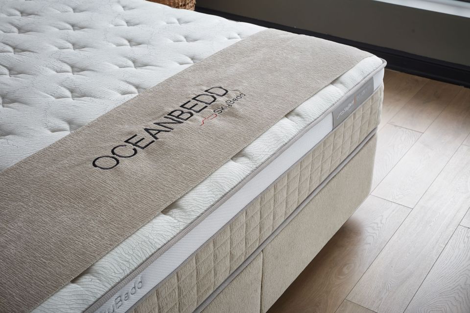 Boxspringbett "Ocean" Creme inkl. Matratze, Stauraum in Großheubach