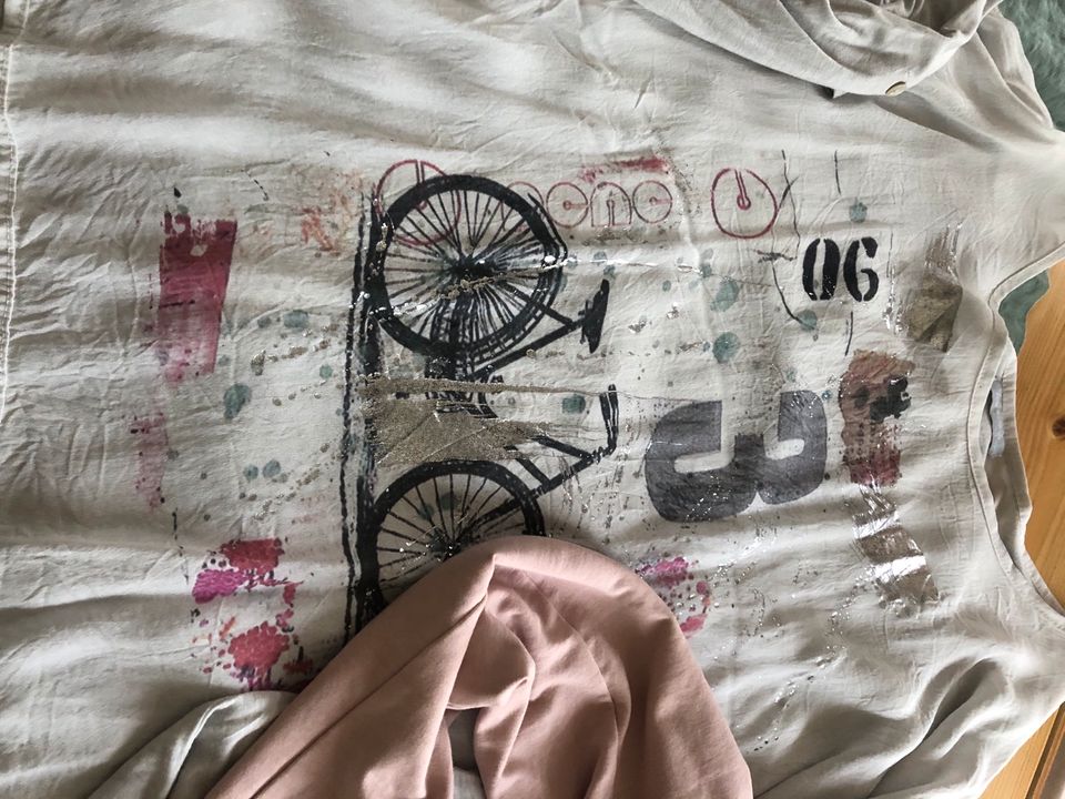 NEU* Sweatshirt Blazer rosé SuzyMix Gr. M und Shirt mit Druck in Bamberg