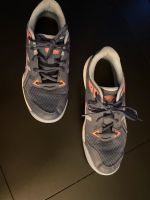 ASICS Hallenturnschuhe Gr 40 Nordrhein-Westfalen - Rheurdt Vorschau