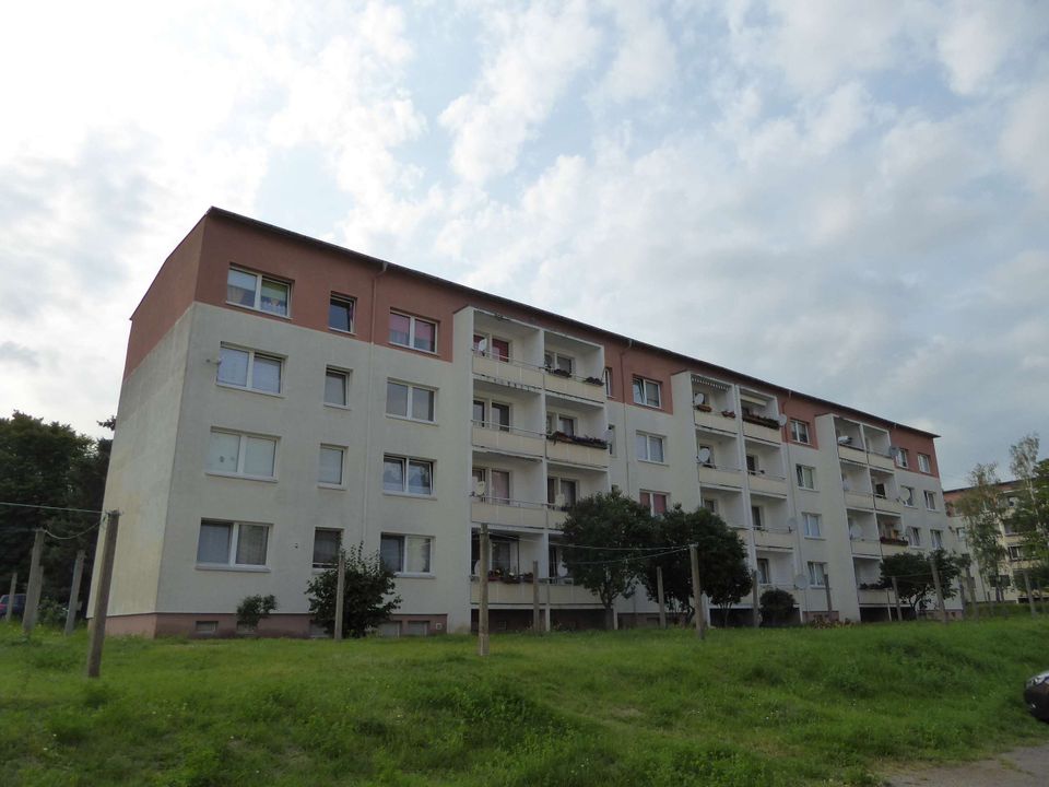 Große 4-Raum Wohnung in Teutschenthal mit Balkon in Teutschenthal