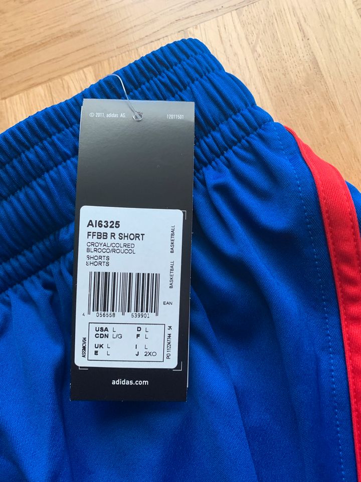 Adidas Basketball Shorts Frankreich NEU mit etikett in Aaseestadt