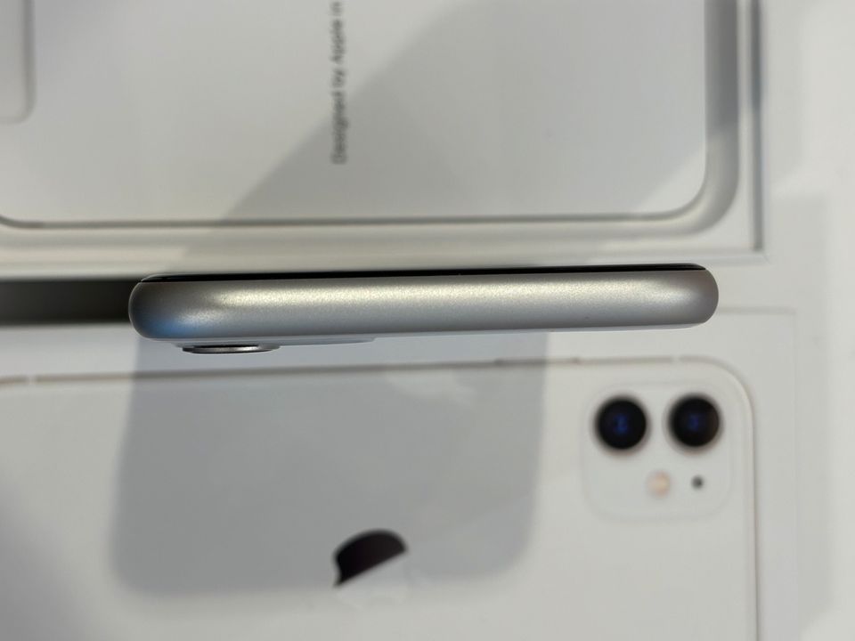 iPhone 11 64 gb mit Garantie in Stuttgart
