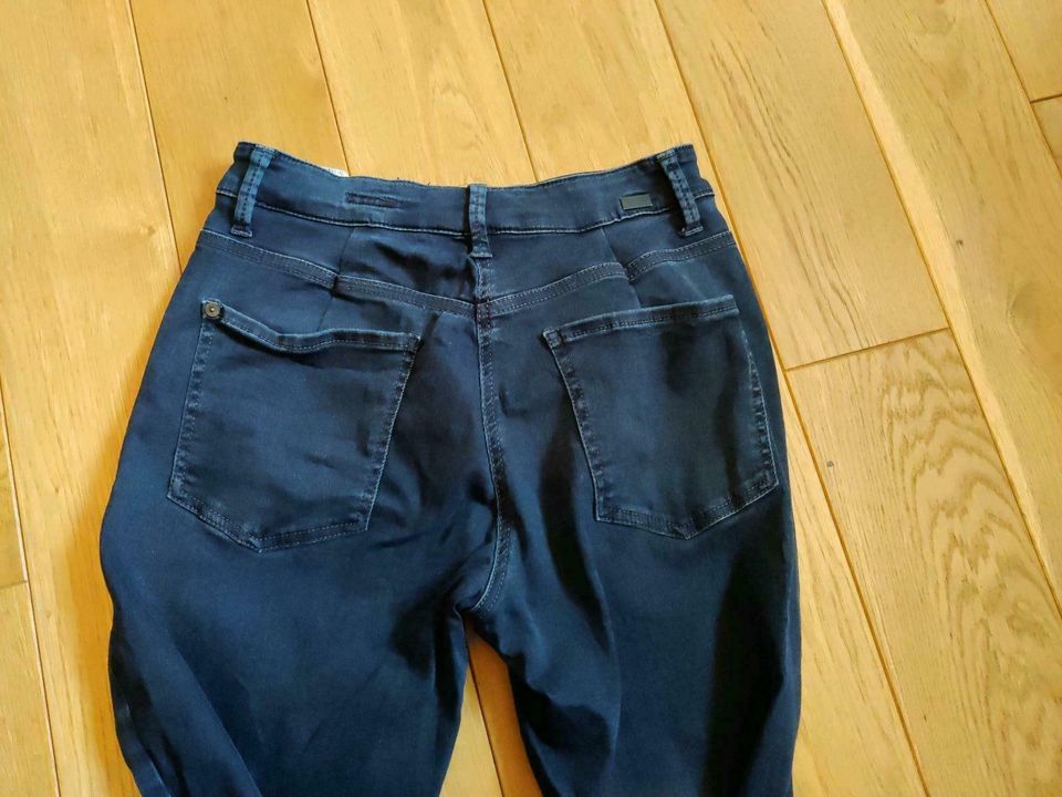 Jeans Cambio Jenice 40 dunkelblau TOP ZUSTAND in Mecklenburg-Vorpommern -  Stralsund | eBay Kleinanzeigen ist jetzt Kleinanzeigen