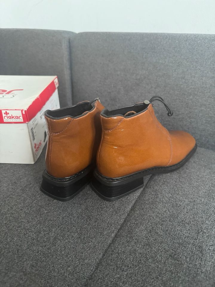 Rieker Stiefel Stiefelette Gr.37 neu Lack Lackleder in Hamburg