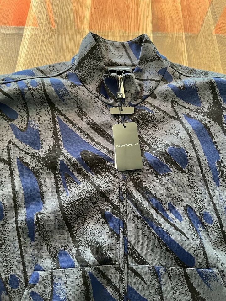 Armani EA7 EMPORIO Sweat Jacke Neue Gr.XL 350.€ in Köln