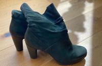 MJUS Echtleder High Heels Waldgrün neuwertig Sachsen - Ehrenfriedersdorf Vorschau