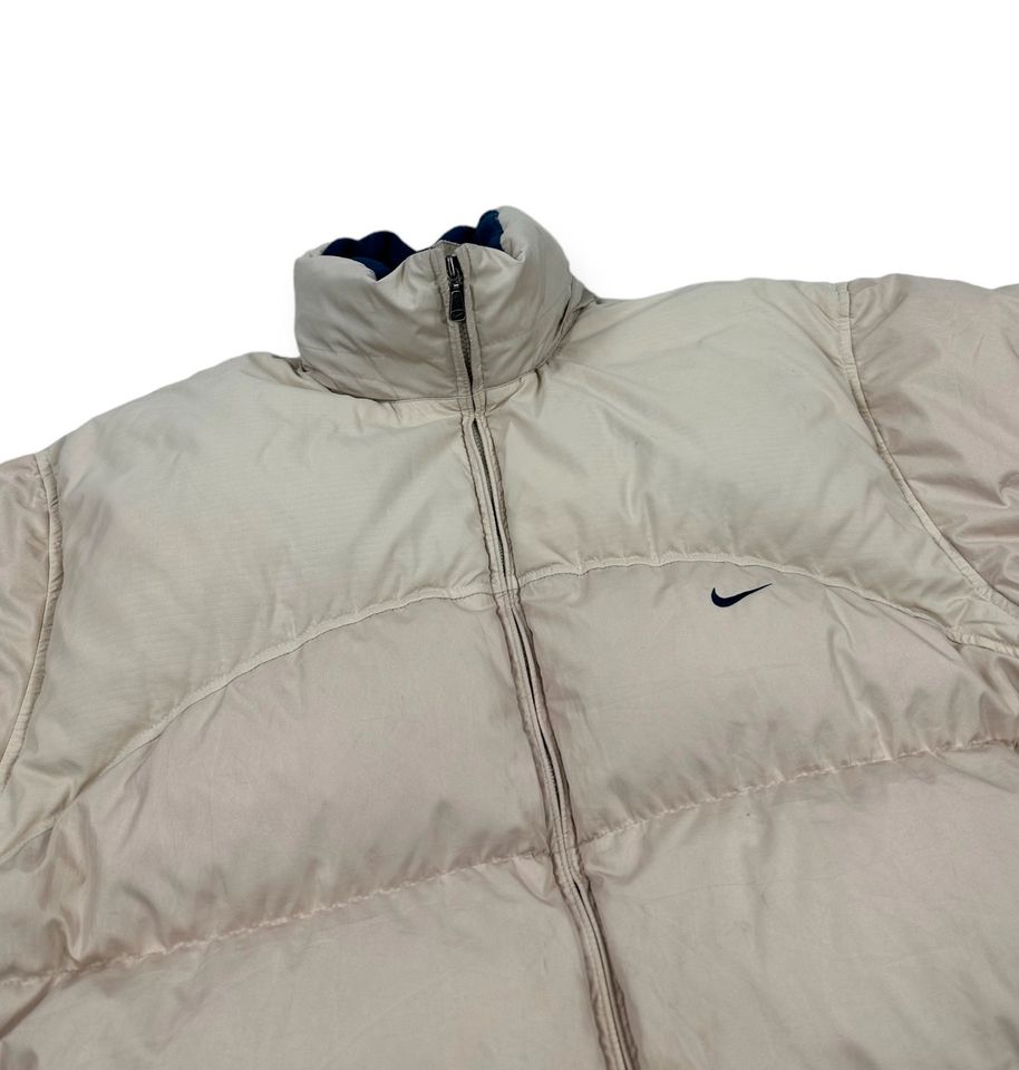 Nike Vintage creme Winterjacke Daunenjacke Pufferjacke Skijacke in Niederstotzingen