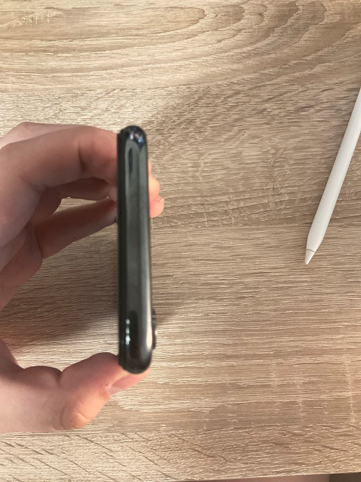 Apple iPhone X 256 GB Schwarz mit Hülle und Panzerglas in Frechen