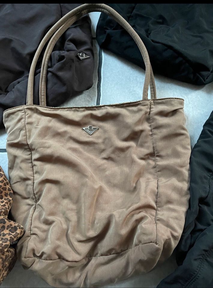 5 Bottega Veneta 90er Wendetasche guter Zustand in Duisburg