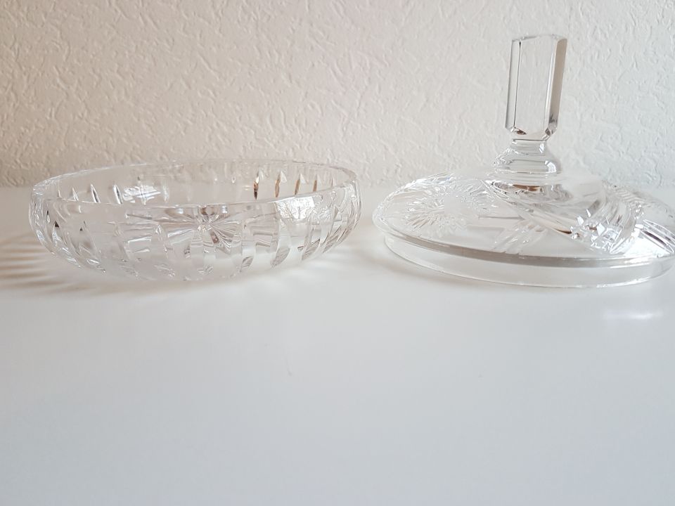 Bonboniere mit Deckel / Kristallglas in Mülheim (Ruhr)