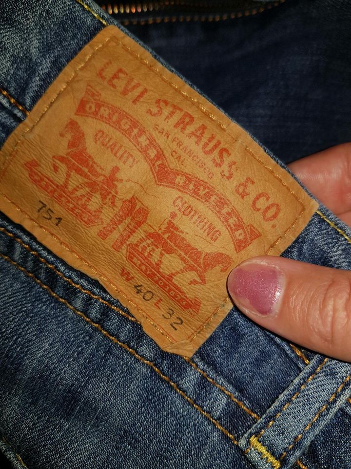 Herren Jeans von levi XL / W40-L32 in Meißen