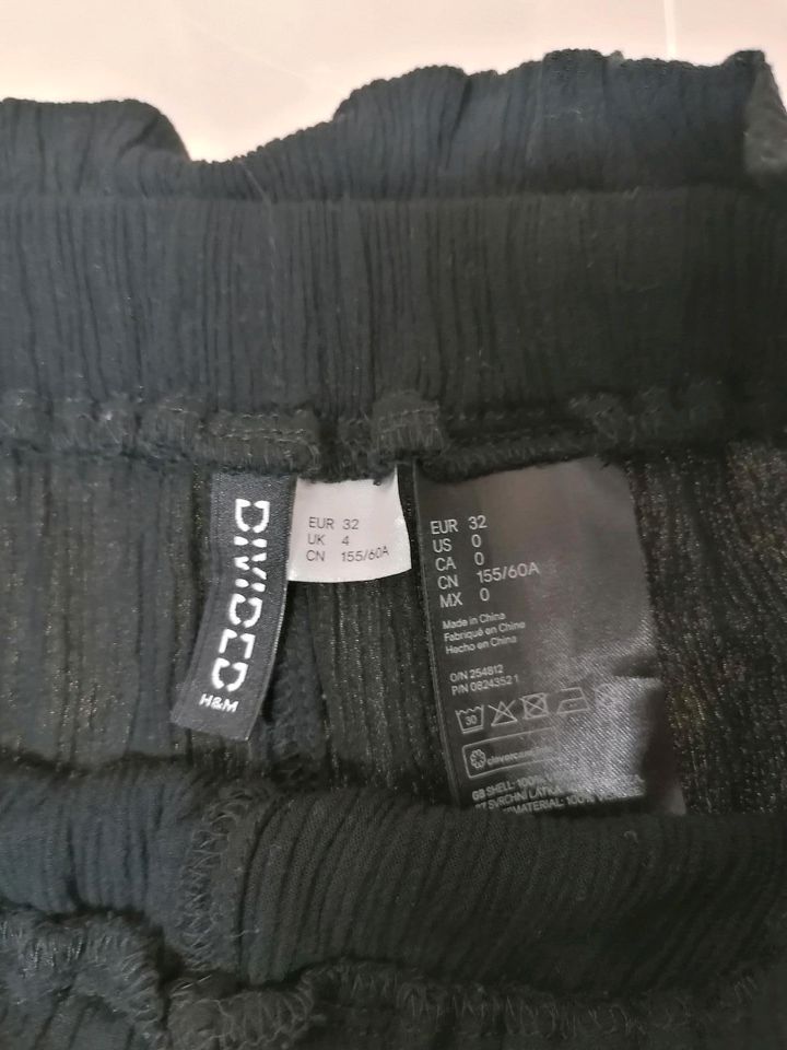 Mädchen Sommerhose Gr. 32 von H&M in Andernach