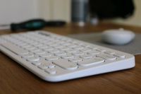 Maus, Tastatur und Mauspad Bluetooth von Logitech Hessen - Marburg Vorschau