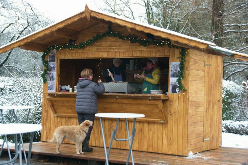 Marktstand Verkaufsstand Verkaufshütte  Weihnachtsmarkthütte Spargelverkaufsstand Verkaufsbude Gerätehaus Schuppen Hütte  Kiosk Erdbeerstand Spargelhütte Weihnachtsmarktstand in Rödinghausen