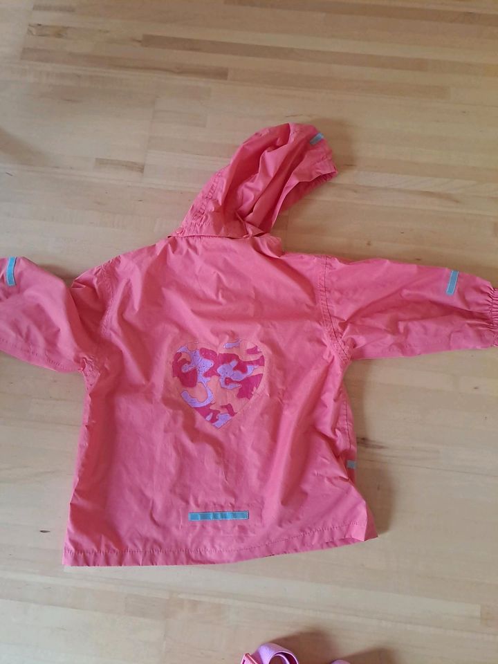 Regenjacke Regenhose für Mädchen in Gr. 86/92, ohne Futter in Feuchtwangen