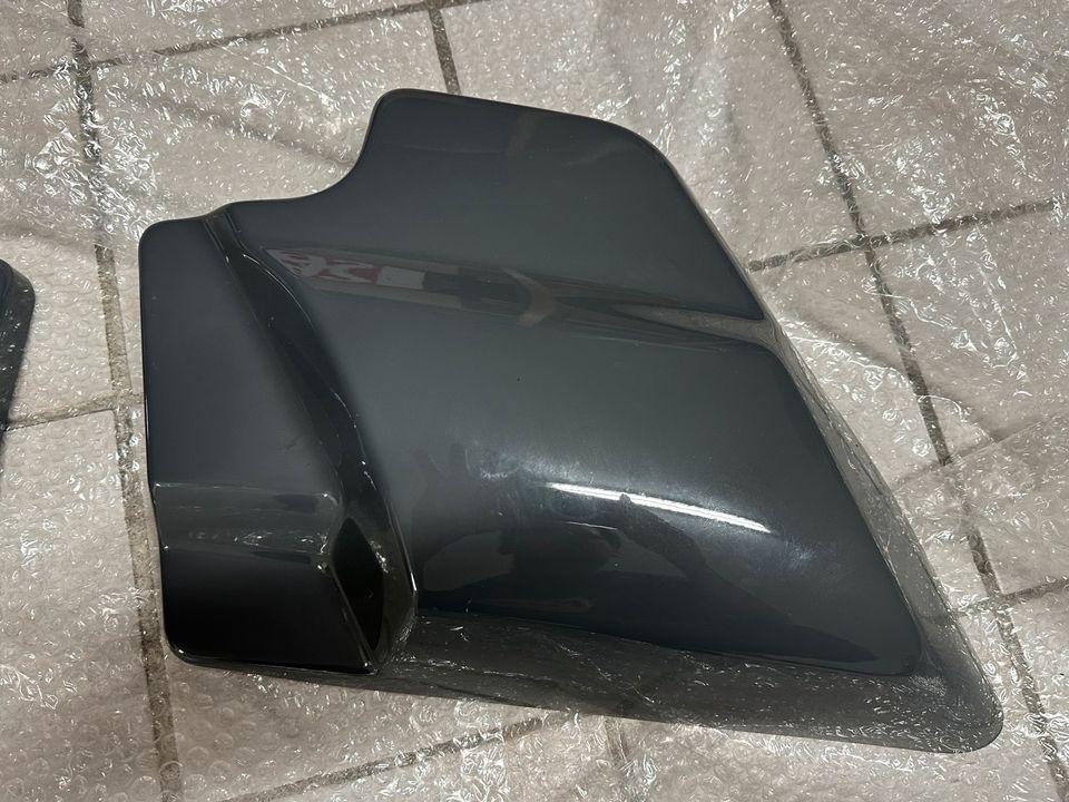 Originale Harley Davidson Seiten Cover - Road Glide / Steet Glide in Herford