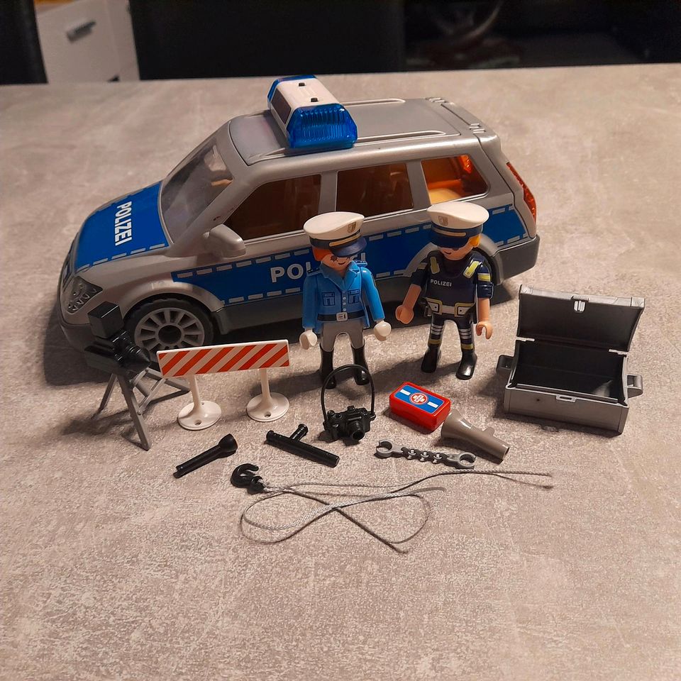 Playmobil Polizeiauto Kombi in Neumünster