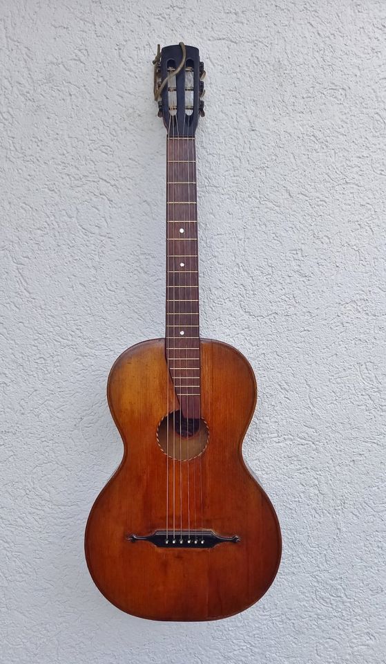 74. Antike Parlour Gitarre HERFELD & COMP, 20er Jahre, massiv in Tiefenbronn