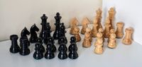 alte Schachfiguren Holz schwarz + natur 80er Jahre KH 60 mm Brandenburg - Brieselang Vorschau