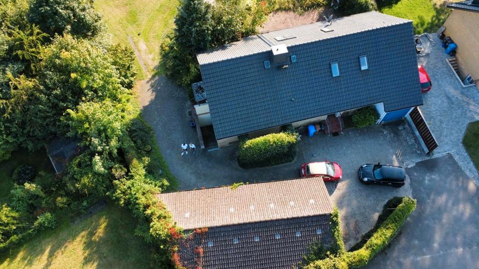 Zweifamilienhaus mit ca.4000 Quadratmeter Grundstück in Hitzhusen