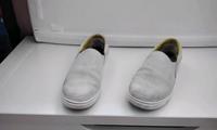 Damen Slipper von Ugg Gr. 39,5 weiß Thüringen - Meiningen Vorschau
