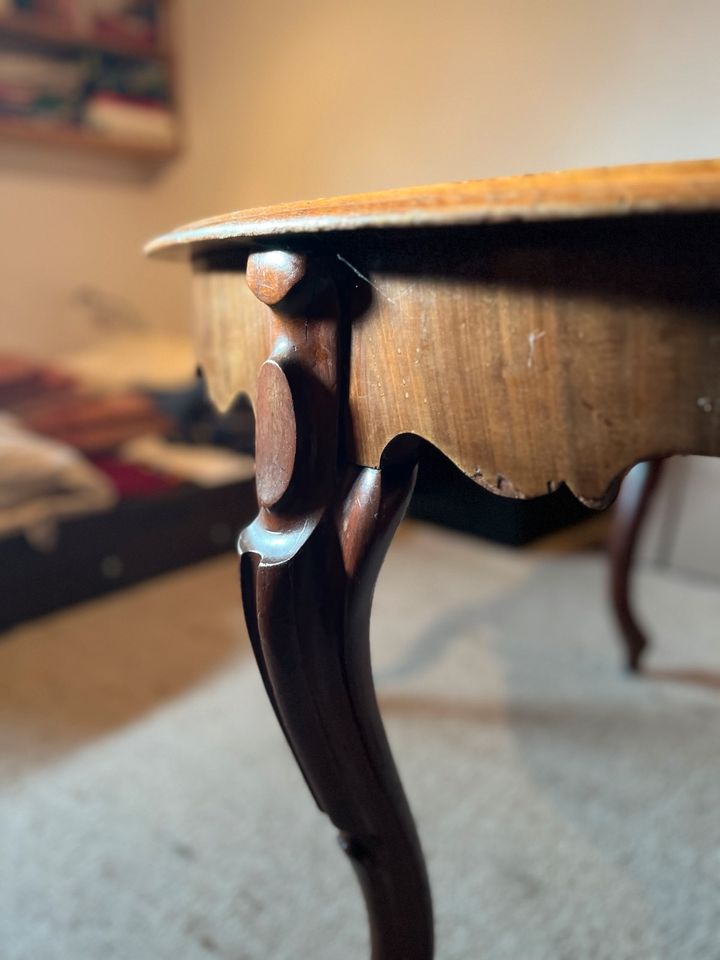 Biedermeier Stühle und Tisch antik in Minden