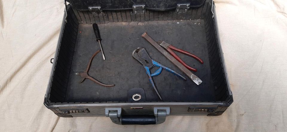 Allit Makuba Werkzeugkoffer, gut gefüllt in Bad Kösen