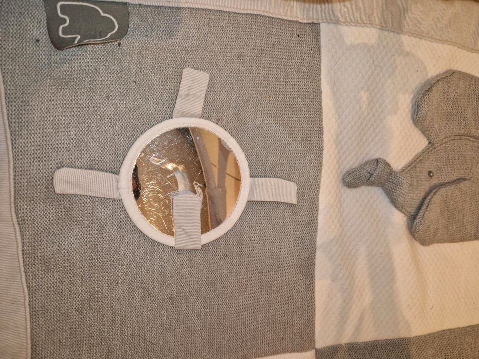Noch da ------> 2 Krabbeldecken mit Spielbogen von Nattou Elefant in Anrode