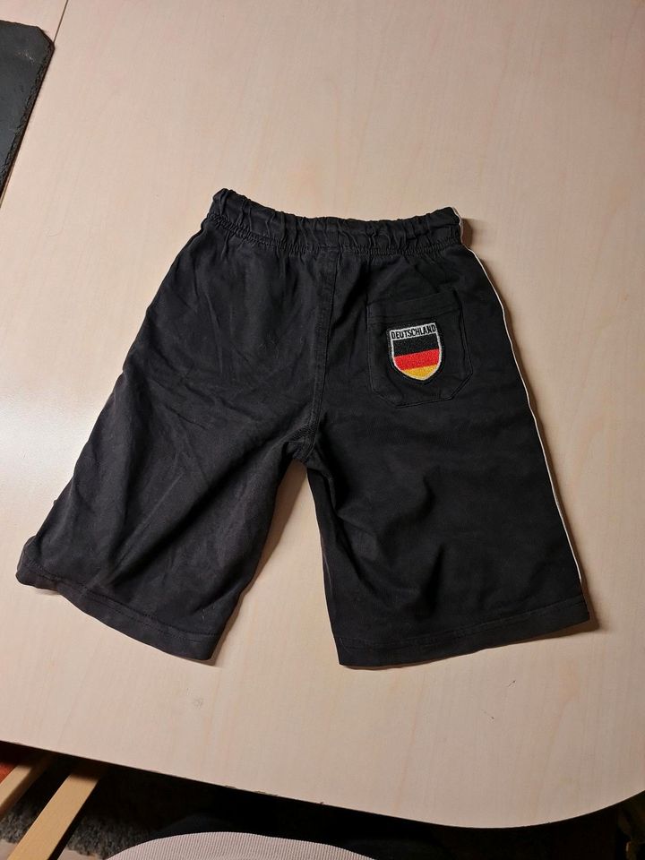 Kurze Hose gr. 116 von H&M in Gifhorn