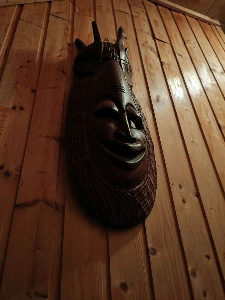 Afrikanische Maske in Poyenberg