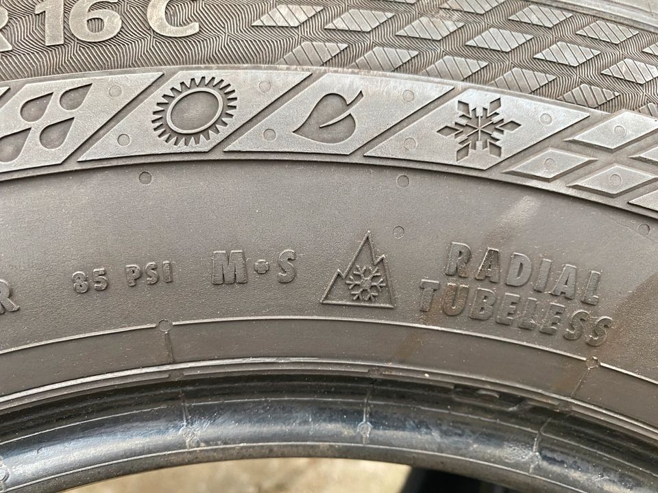 2 Winterreifen Continental 235/65R16C 121/119R gebraucht 2019 in Marienberg