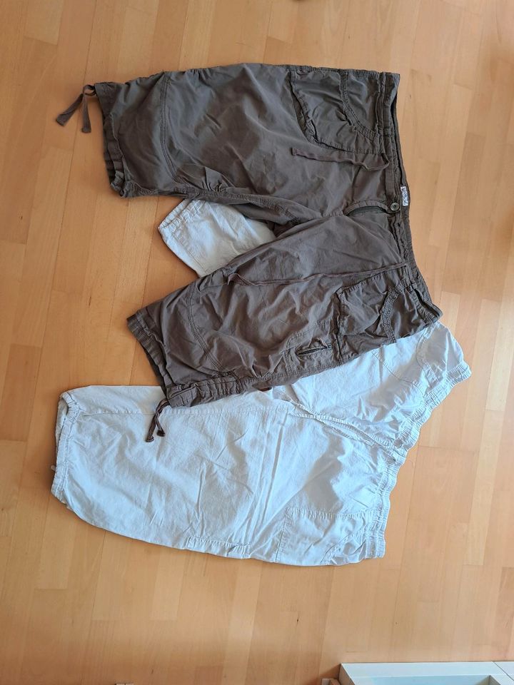 2 Damen Sommerhosen, Größen 54/56 + 58 in Ebsdorfergrund