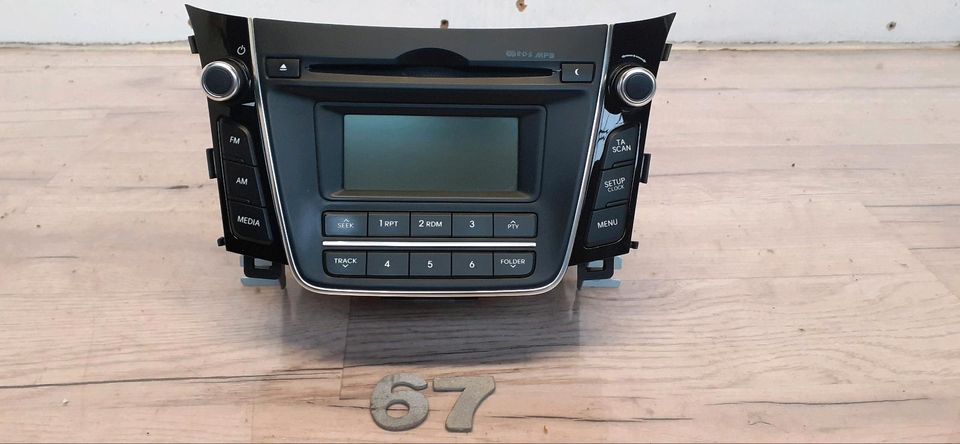 Autoradio CD-Radio Hyundai i30 GT:96170-A6200 AC100A6EE in Vaihingen an der Enz