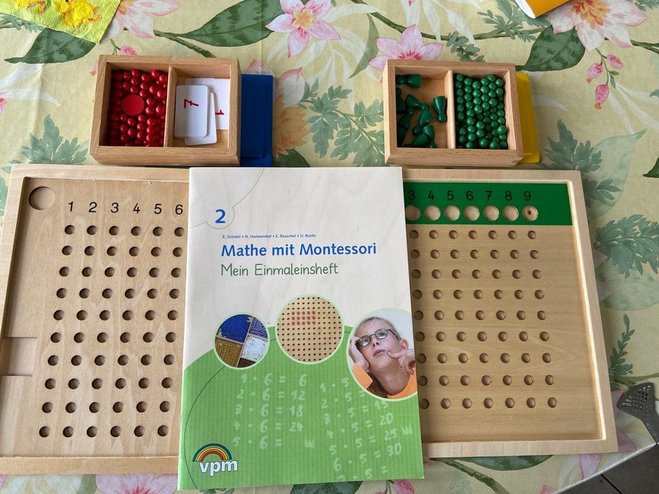 Montessori Malfolgen Division Brett Buch neu in Waren (Müritz)