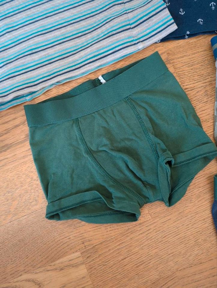 Unterwäsche Paket, Unterhemden Boxershorts 98/104 in Eibelstadt