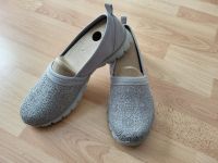 Skechers Slipper Hellgrau Gr. 39 ungetragen Hessen - Rodgau Vorschau