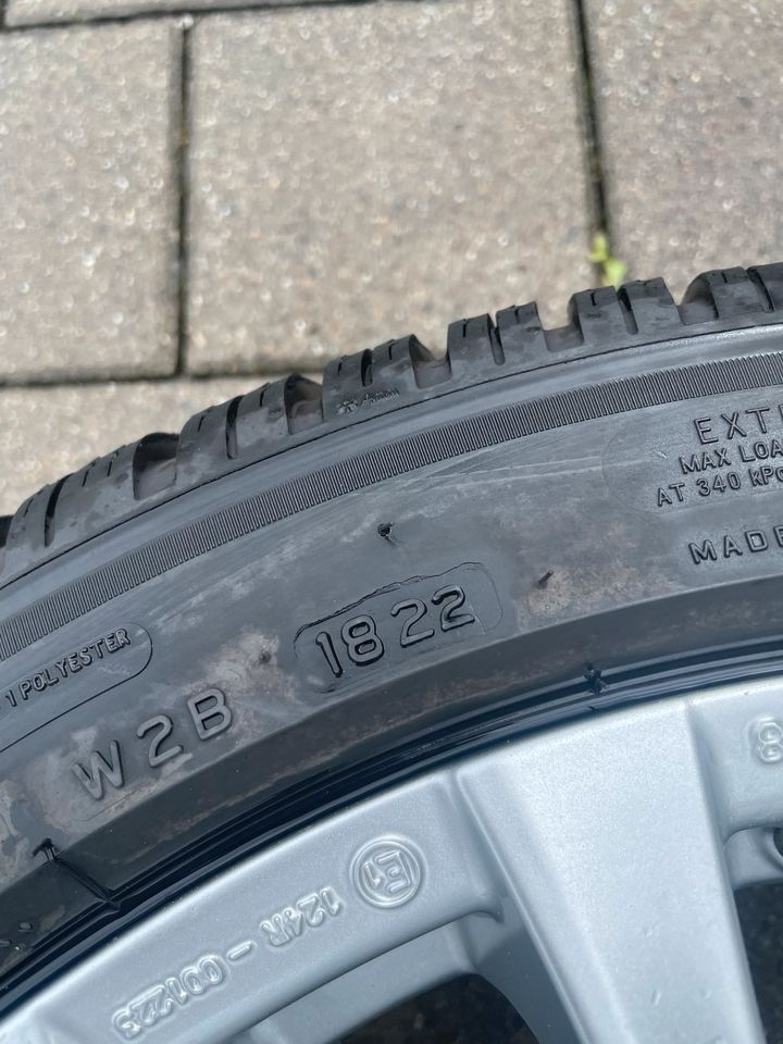 4× 18 Zoll Mercedes CLA Alufelgen Winterreifen 225/45 R18 in Hechingen