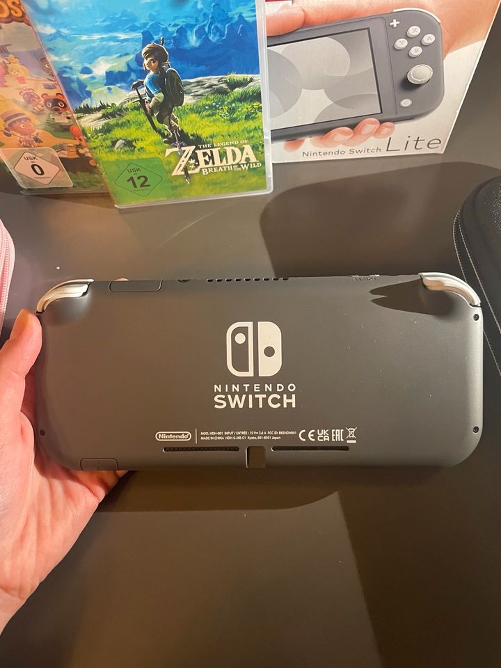 Ein neue Nintendo switch in grau mir spielen in Xanten