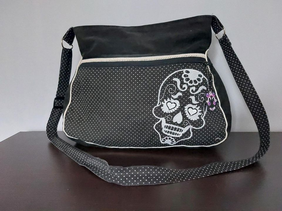 HANDMADE Handtasche Schwarz Totenkopf Sugar Skull Rockabella Punk in Bocholt