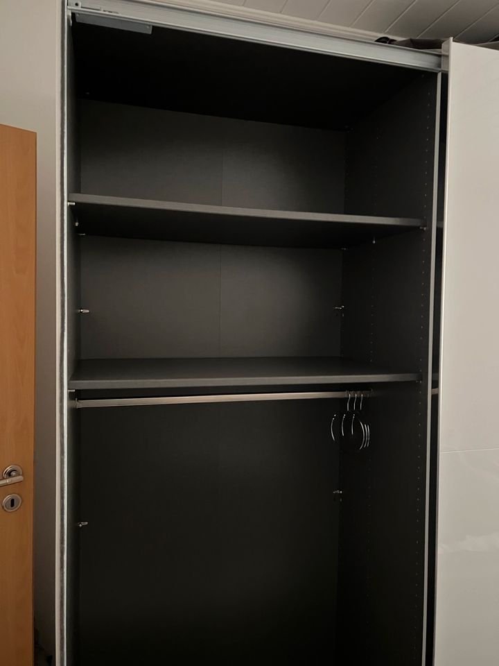 Moderner Kleiderschrank zum Verkauf -  Qualität super und Top! in Marl