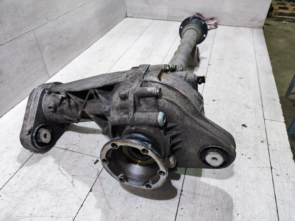 Touareg V10 TDI Vorderrachsgetriebe Differenzial 0AA409508A in Wiesbaum