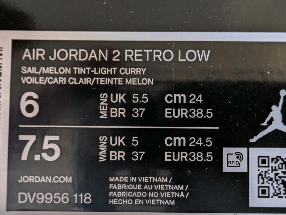 Nike Air Jordan ungetragen Gr. 38,5 in Fuldatal