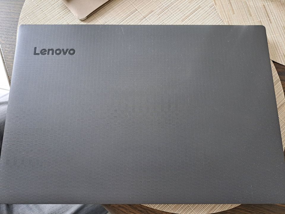 Laptop, Lenovo V130-15, gebraucht in Hamburg