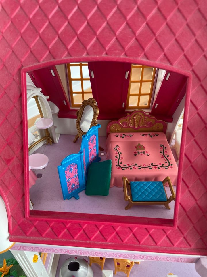 Playmobil schloss Prinzessin mit vielen Figuren Möbeln Zubehör in Hohenkammer