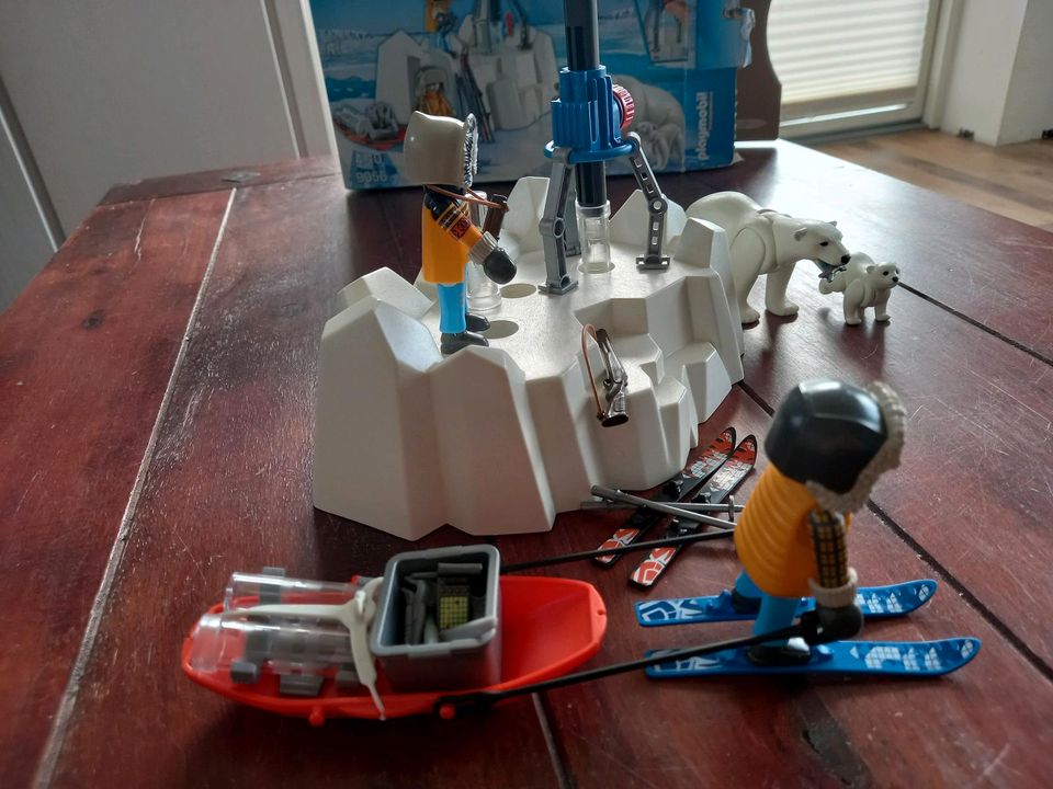 Playmobil - Polarranger mit Eisbären Nr. 9056 in Großenwiehe