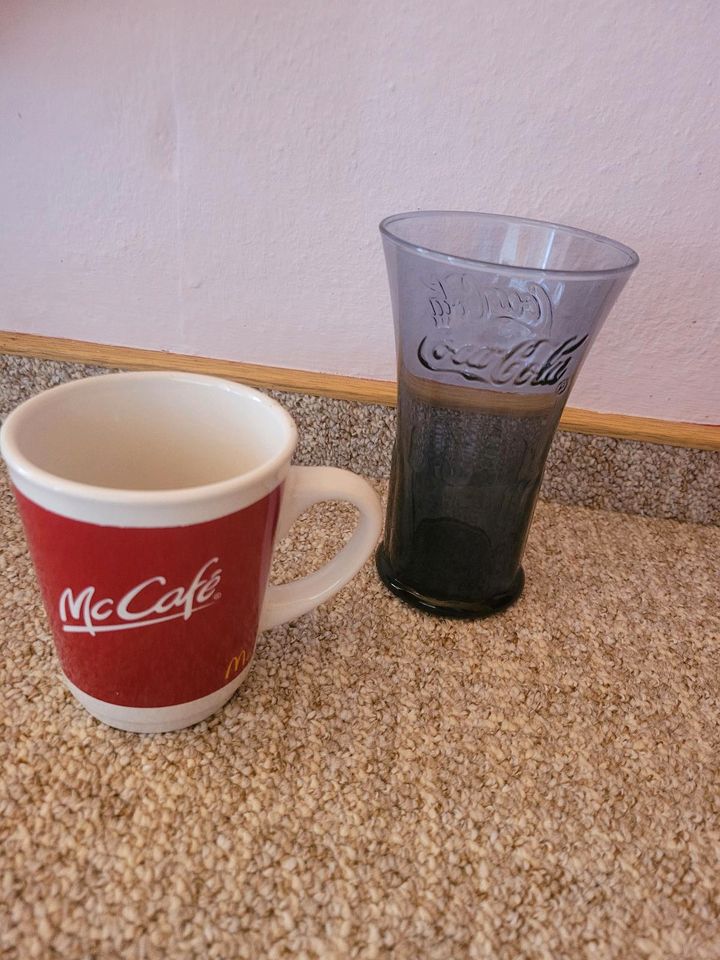 MC Donalds Glas Coca Cola und Kaffeebecher in Möser