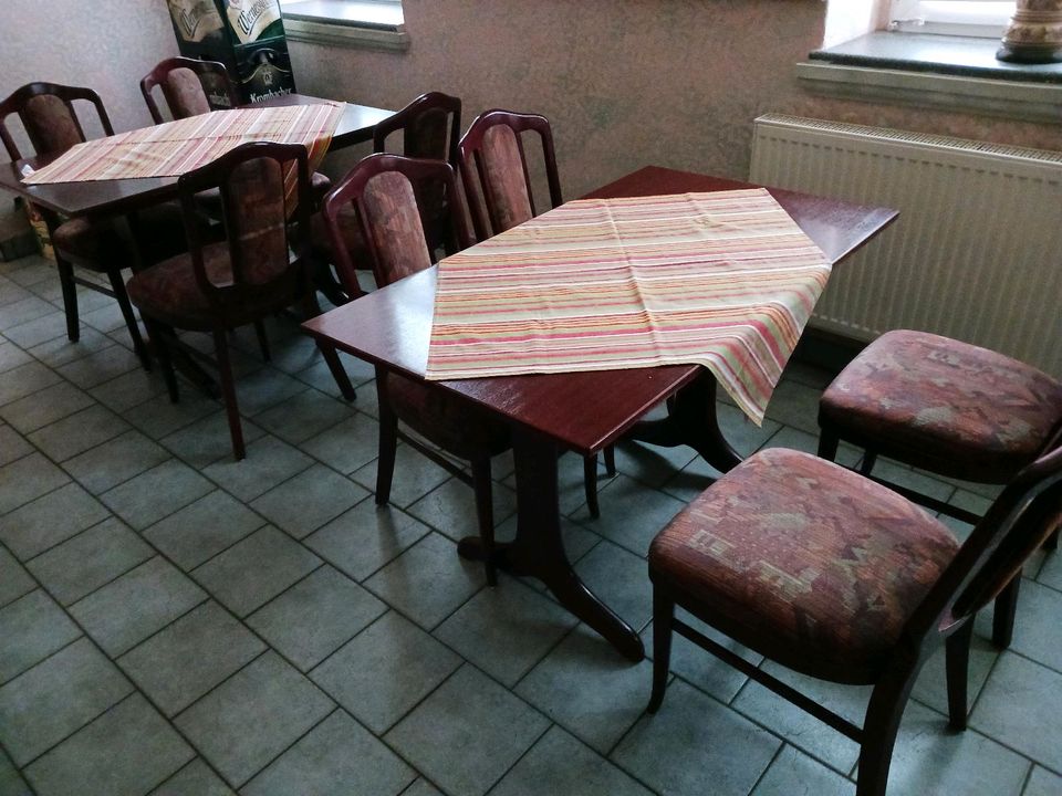 Gaststättentische und Stühle in Köthen (Anhalt)