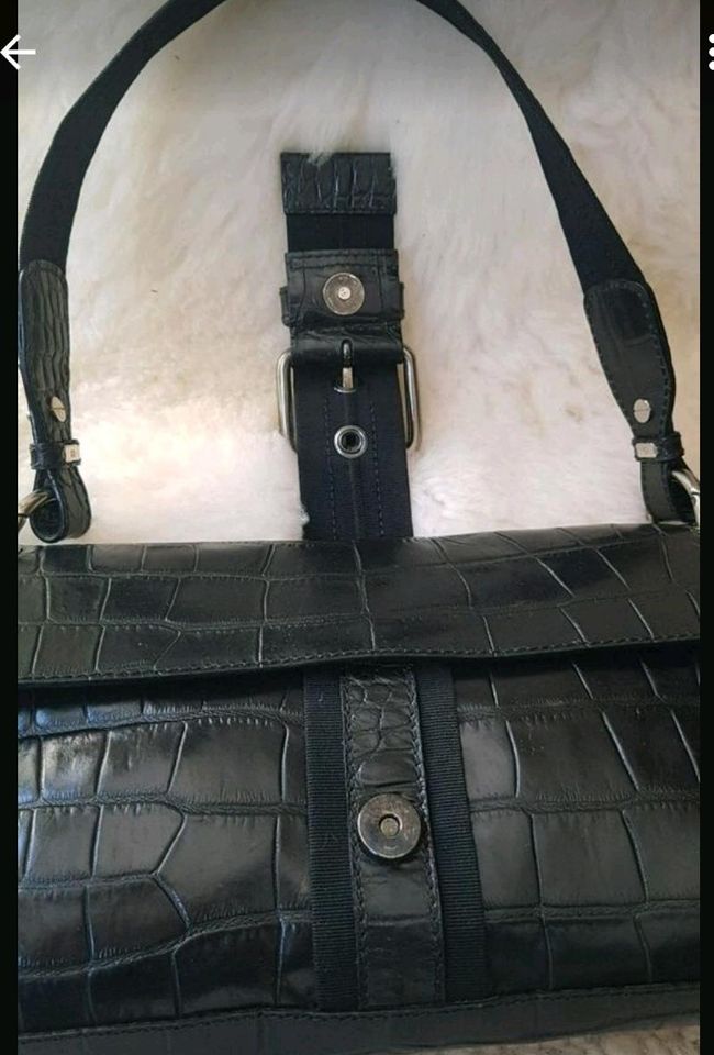 Stylische Schulter Tasche von AIGNER Top Lackleder in Tübingen