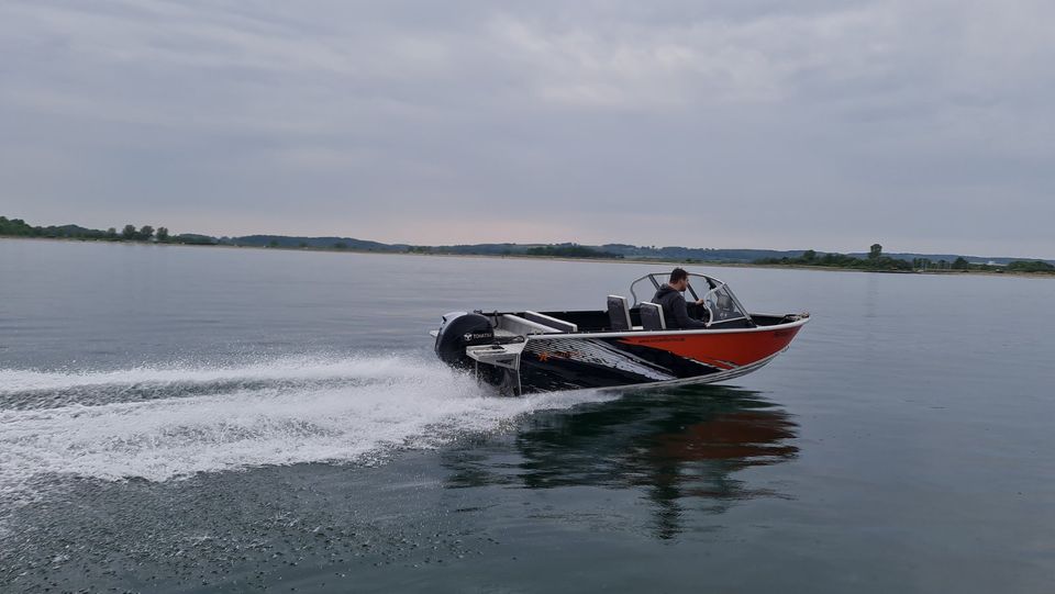 Hornhecht 70PS mit Führerschein Mietboot 8 Stunden Angeln & Fun in Lütjenburg